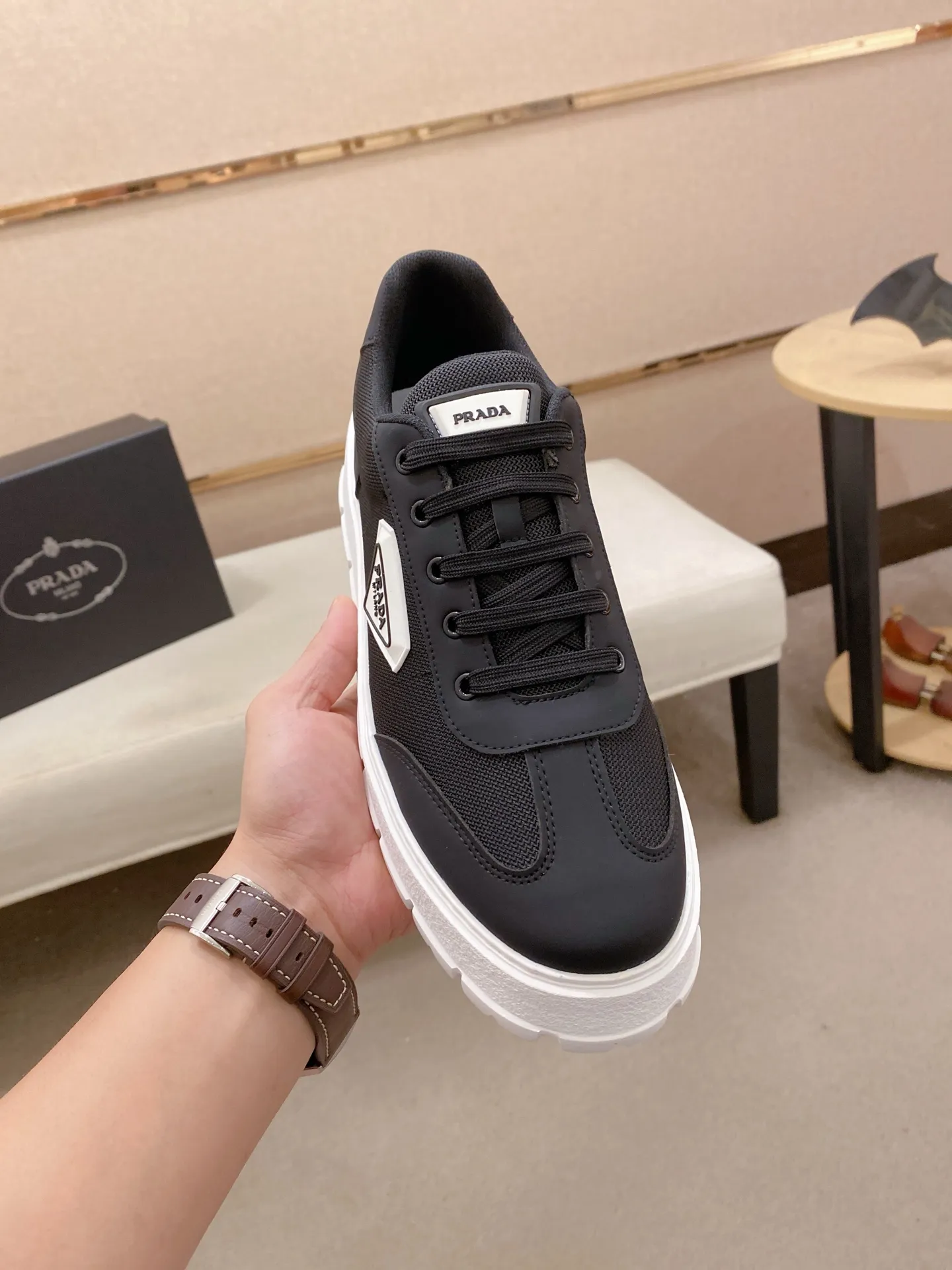 Men's men's shoes💰: 440💰[Prada～Prada] Trendy new styles are on the market. Same style as the official website. Counter quality. Original version. [Strong] [Strong] Imported selected first-layer cowhide. Comfortable and breathable sheepskin lining, fine workmanship, upper layer made of 100% pure cowhide, original last shape, comfortable on the feet, shoe sizes 38 to 44